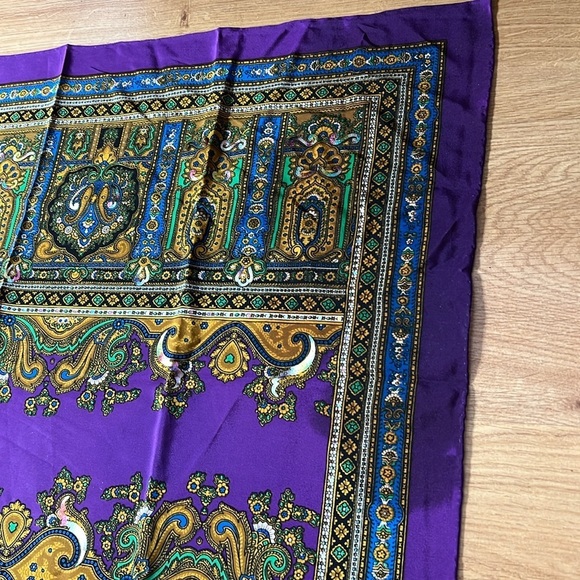 Christian Dior Rare Vintage 55” x 53” Extra Large Silk Shawl Wrap Scarf - Picture 13 of 13